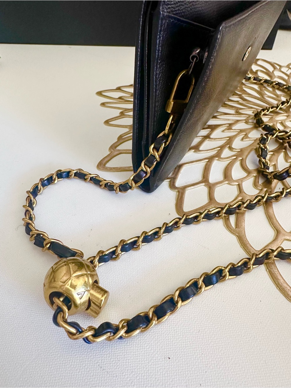 CHANEL Black Wallet with Chain - Picture 7 of 13